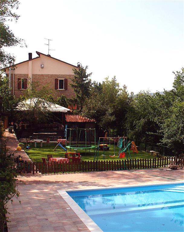 Agriturismo Ca' Isotta Castello di Serravalle Екстериор снимка